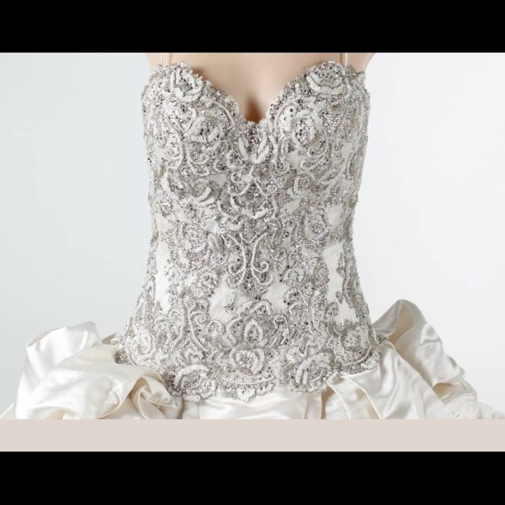 BARACCI COUTURE SILK CRYSTAL WEDDING GOWN -RARE - Picture 3 of 8